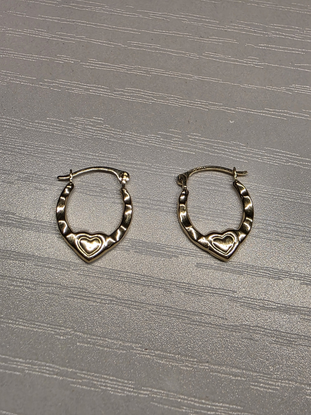 ✨️✨️ 14k Yellow Gold Heart Hoop Earrings Clip-In Closure .5 Inch